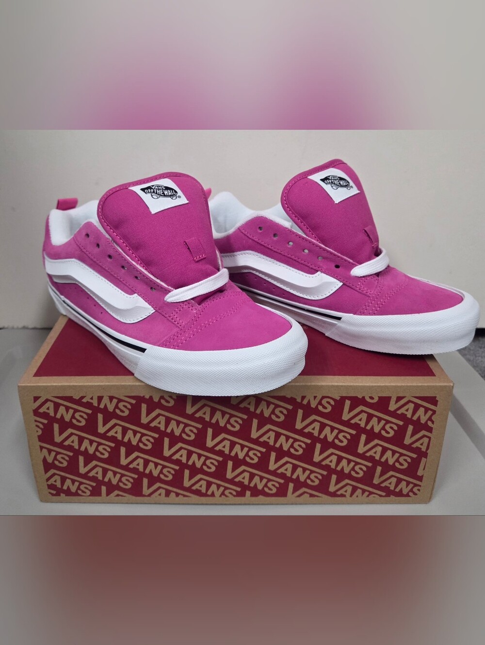 VANS Sneaker Pink/White US 8 Women Suede Low Top Lace-Up